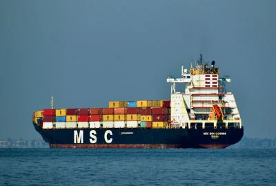 Containerschiff fuer Umzug nach Zypern