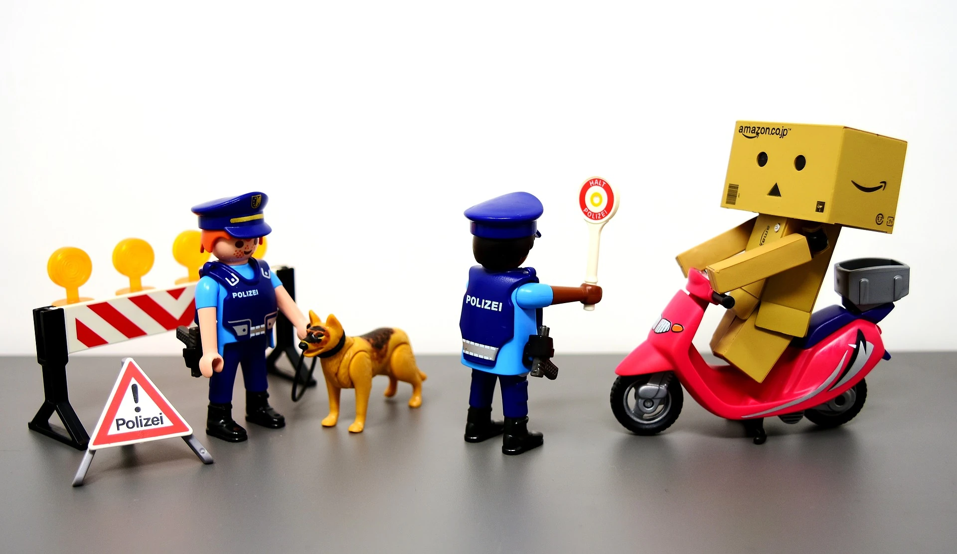 Spielzeug Polizei und Regeln auf Zypern