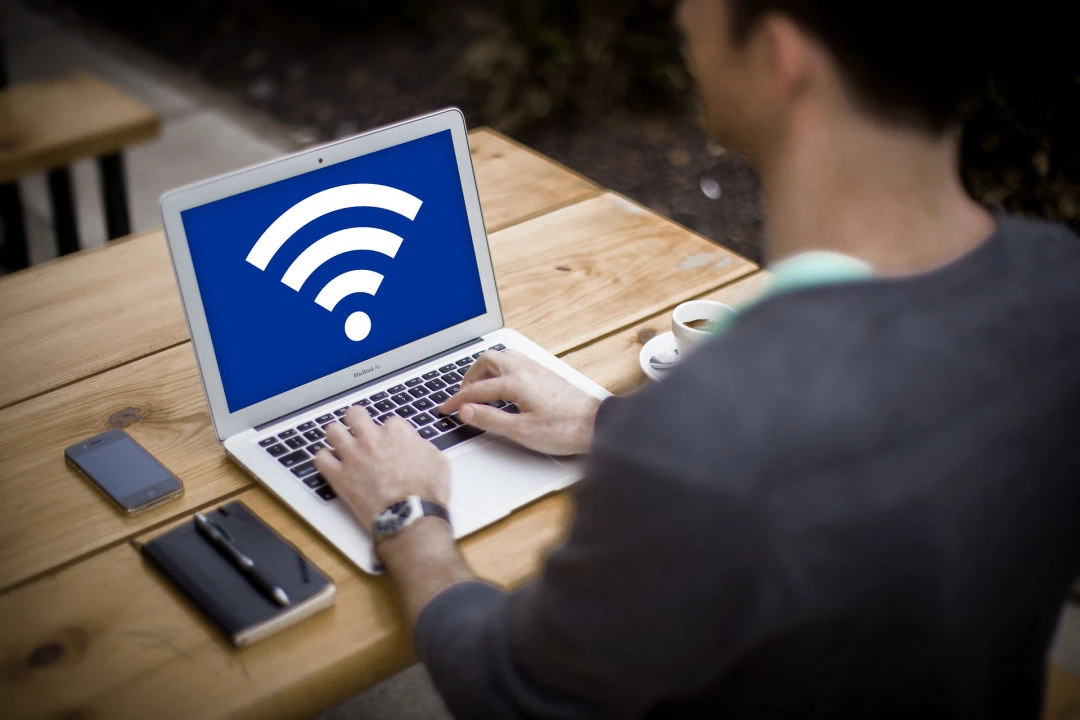 WLAN und Laptop auf Zypern