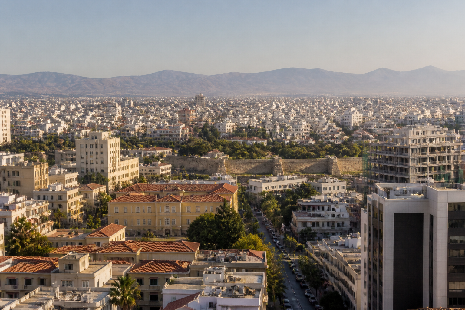 Blick über Nikosia mit EU- und Zypern-Bezug als Symbol für politische Einordnung beim Auswandern nach Zypern
